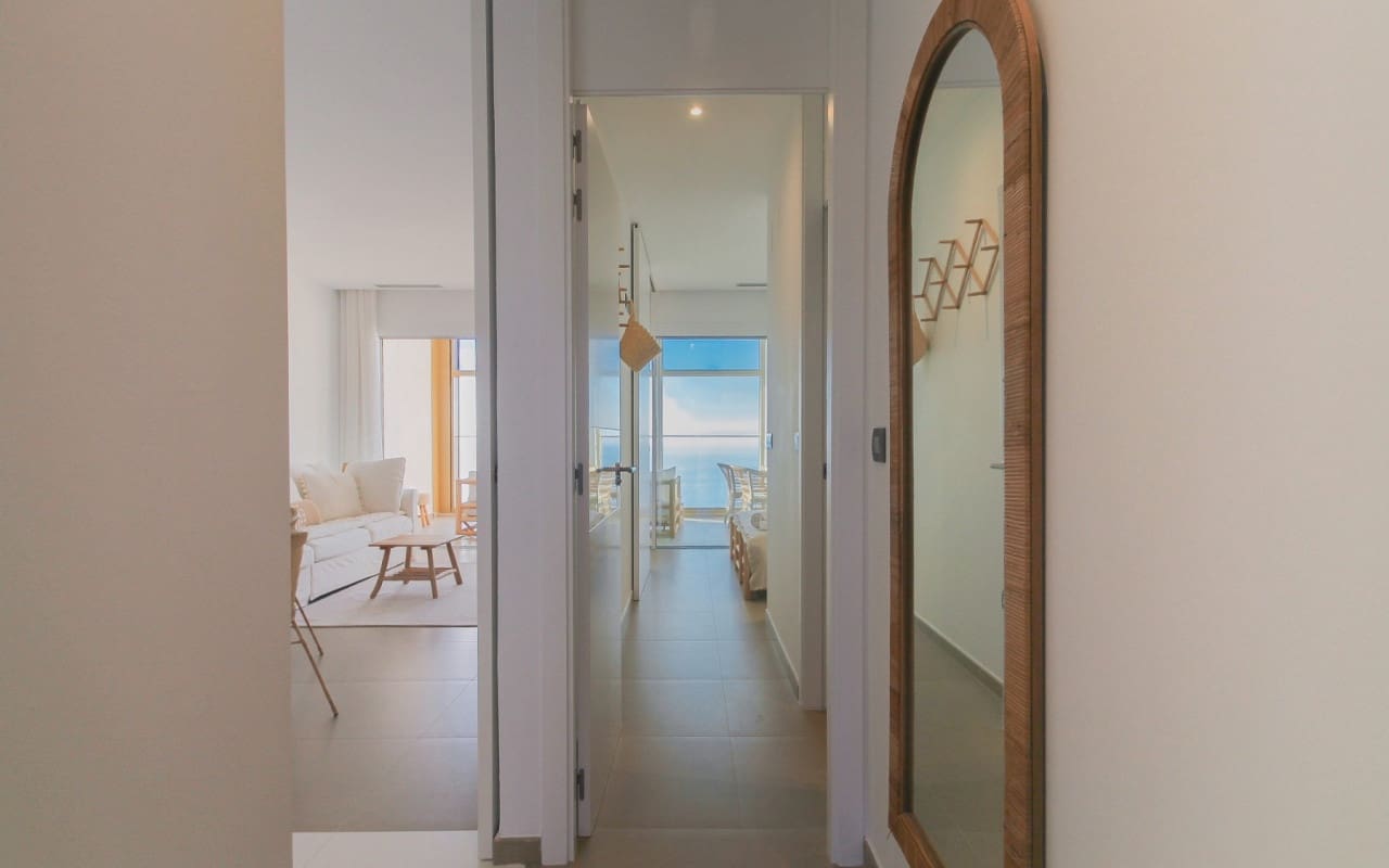 2 soveværelse Strandlejlighed til salg i Benidorm med swimmingpool - € 650.000 (Ref: 9684023)