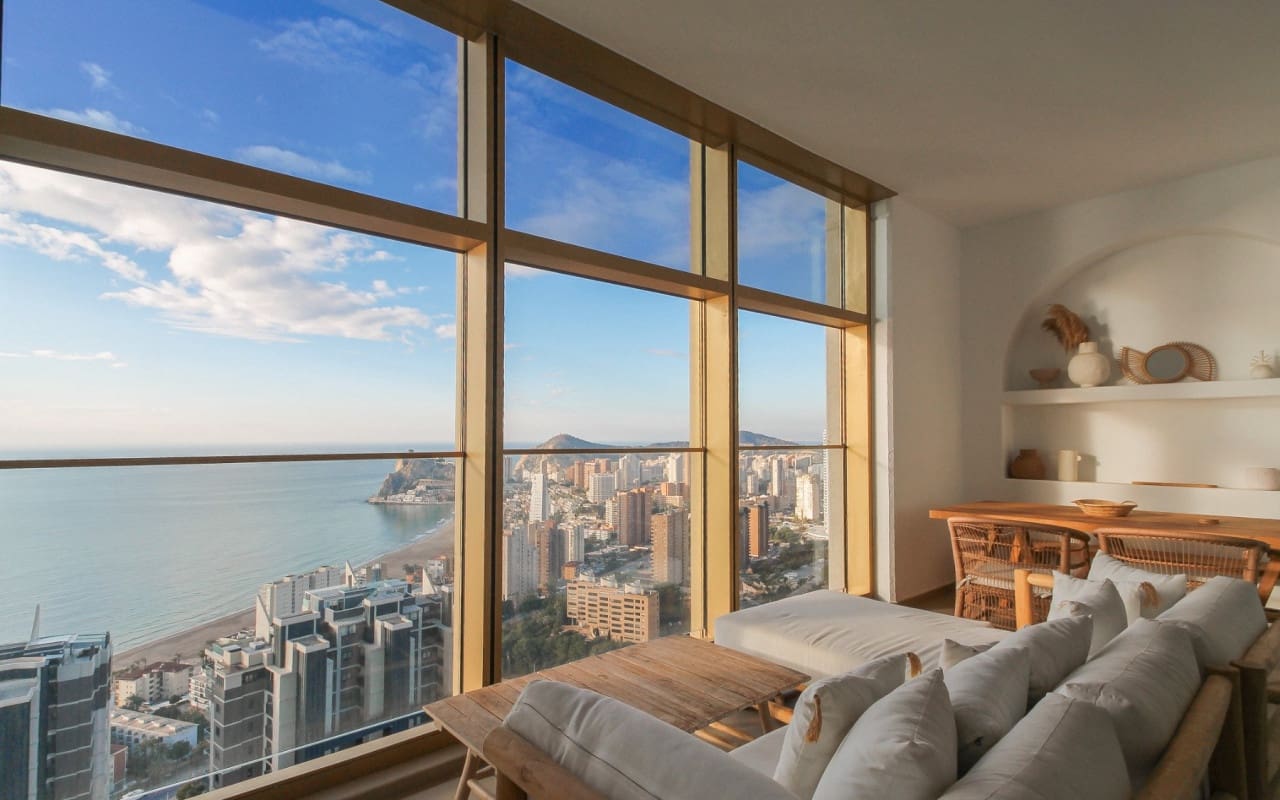 2 soveværelse Strandlejlighed til salg i Benidorm med swimmingpool - € 650.000 (Ref: 9684023)