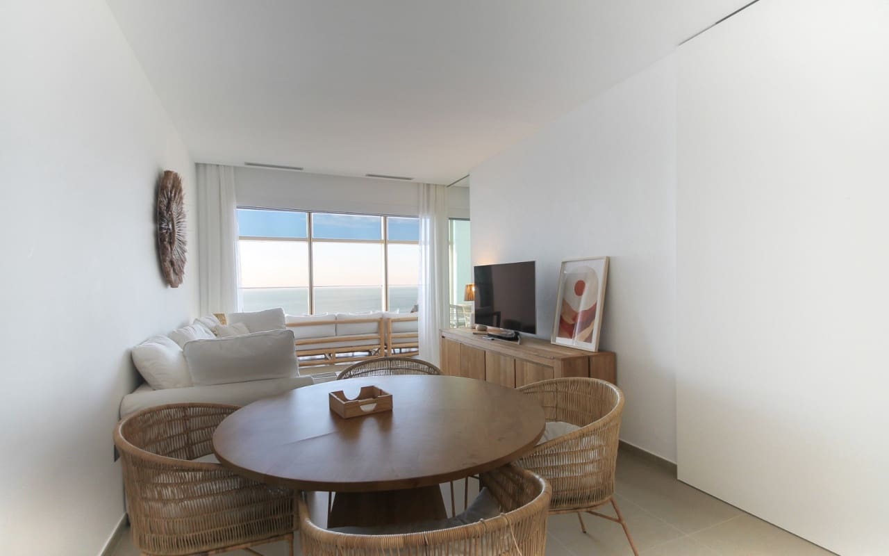 2 soveværelse Strandlejlighed til salg i Benidorm med swimmingpool - € 650.000 (Ref: 9684023)