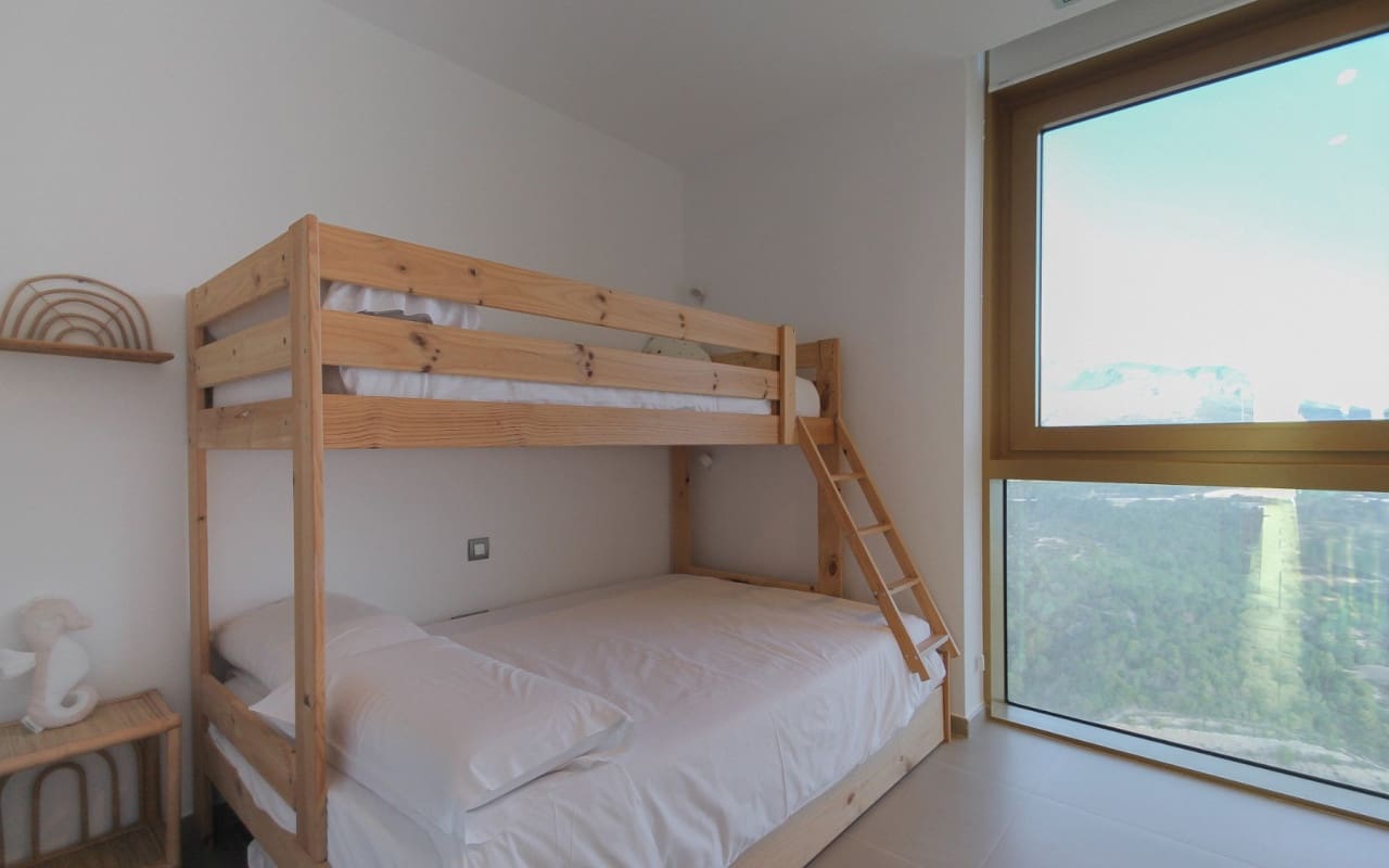 2 soveværelse Strandlejlighed til salg i Benidorm med swimmingpool - € 650.000 (Ref: 9684023)