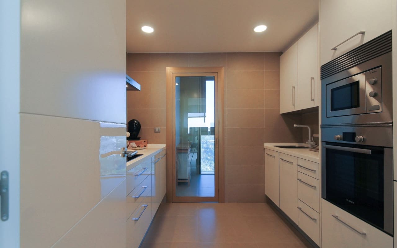 2 soveværelse Strandlejlighed til salg i Benidorm med swimmingpool - € 650.000 (Ref: 9684023)