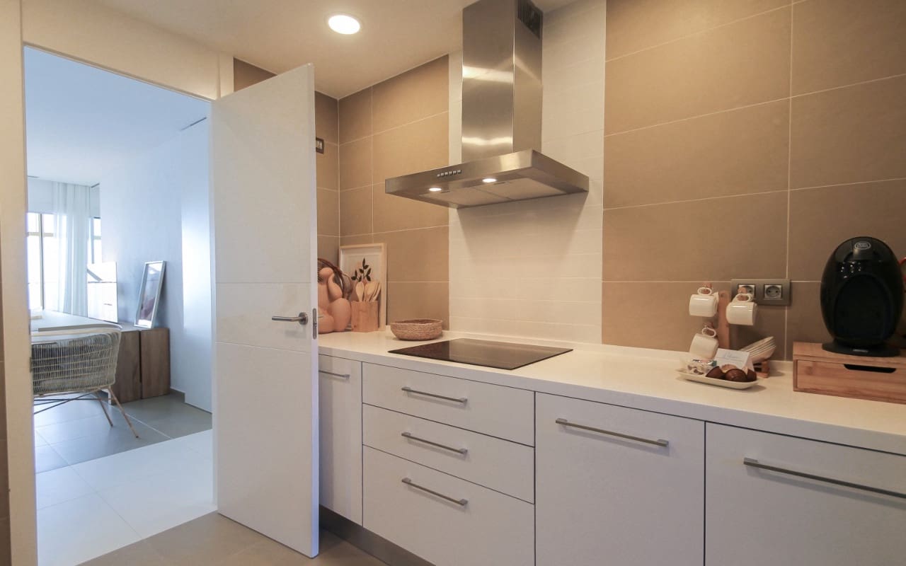 2 soveværelse Strandlejlighed til salg i Benidorm med swimmingpool - € 650.000 (Ref: 9684023)