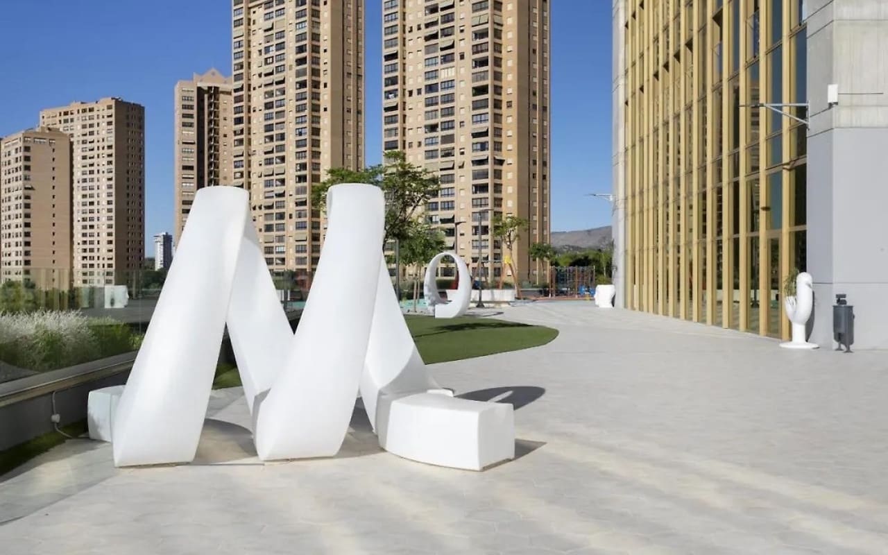 2 soveværelse Strandlejlighed til salg i Benidorm med swimmingpool - € 650.000 (Ref: 9684023)