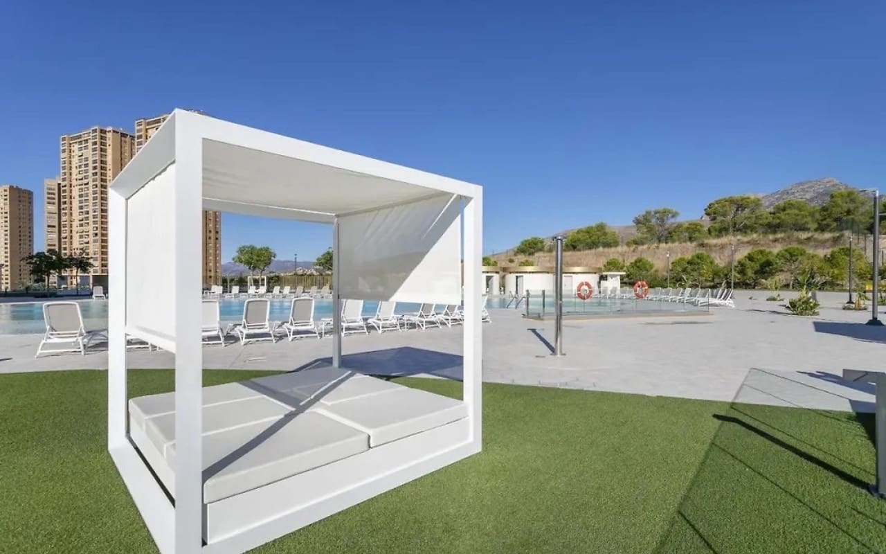 2 soveværelse Strandlejlighed til salg i Benidorm med swimmingpool - € 650.000 (Ref: 9684023)