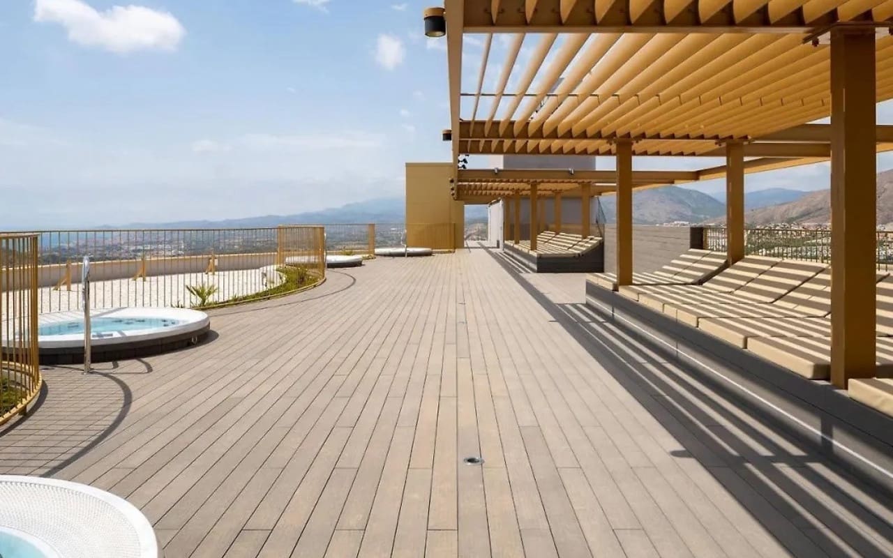 2 soveværelse Strandlejlighed til salg i Benidorm med swimmingpool - € 650.000 (Ref: 9684023)