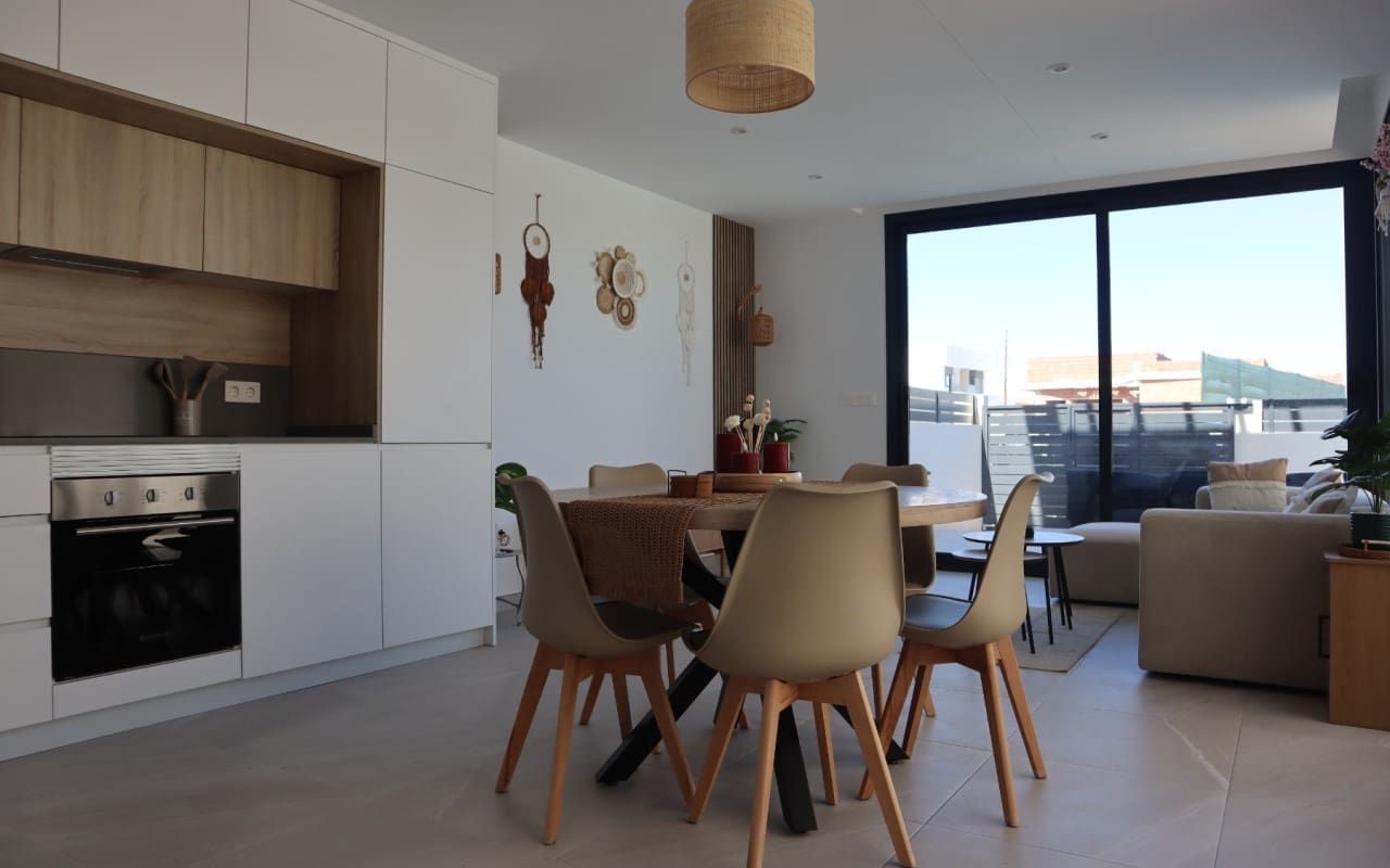 Chalet de 3 habitaciones en Los Montesinos en alquiler con piscina - 1.750 € (Ref: 9688468)