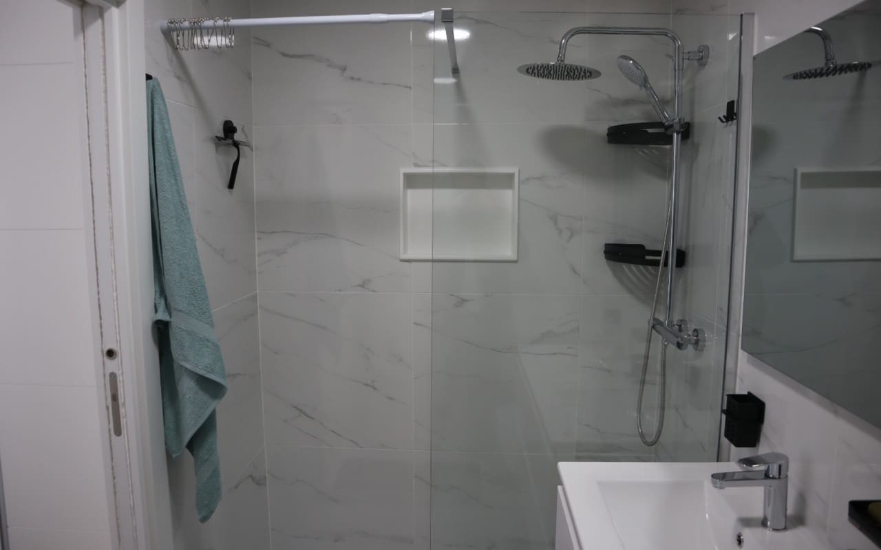 Chalet de 3 habitaciones en Los Montesinos en alquiler con piscina - 1.750 € (Ref: 9688468)