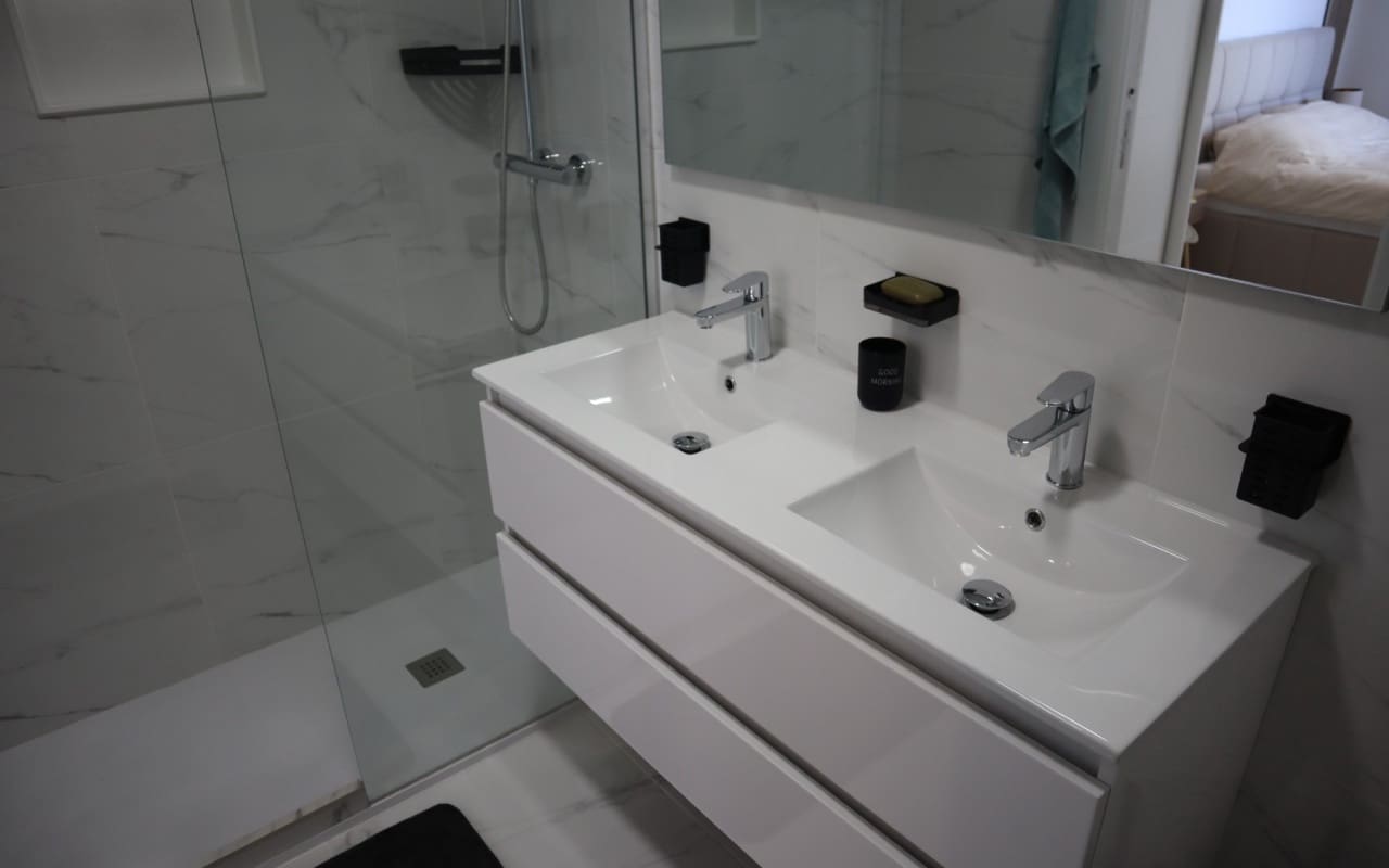 Chalet de 3 habitaciones en Los Montesinos en alquiler con piscina - 1.750 € (Ref: 9688468)