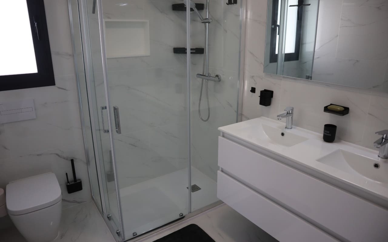 Chalet de 3 habitaciones en Los Montesinos en alquiler con piscina - 1.750 € (Ref: 9688468)