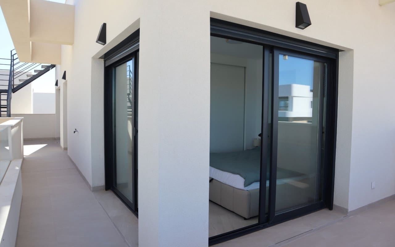 Chalet de 3 habitaciones en Los Montesinos en alquiler con piscina - 1.750 € (Ref: 9688468)