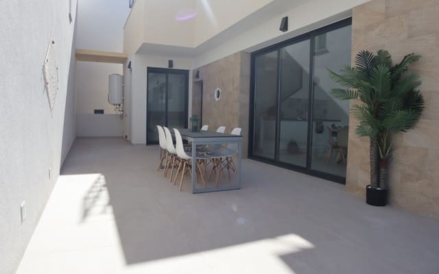 Chalet de 3 habitaciones en Los Montesinos en alquiler con piscina - 1.750 € (Ref: 9688468)