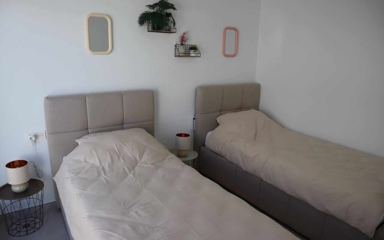 Chalet de 3 habitaciones en Los Montesinos en alquiler con piscina - 1.750 € (Ref: 9688468)