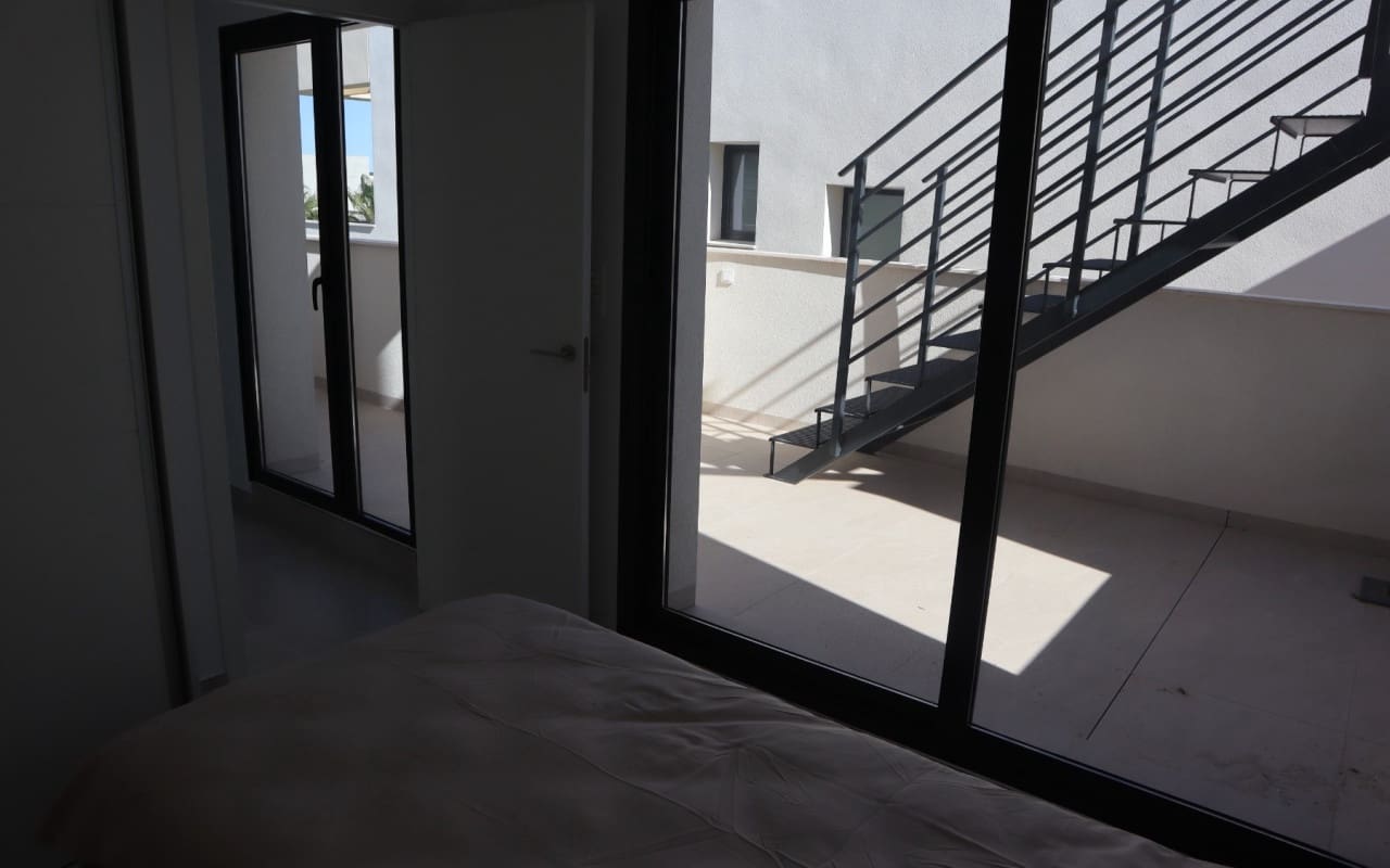 Chalet de 3 habitaciones en Los Montesinos en alquiler con piscina - 1.750 € (Ref: 9688468)