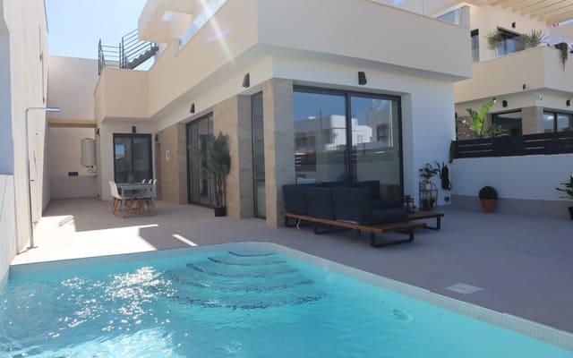 Chalet de 3 habitaciones en Los Montesinos en alquiler con piscina - 1.750 € (Ref: 9688468)