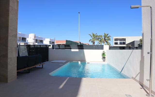 Chalet de 3 habitaciones en Los Montesinos en alquiler con piscina - 1.750 € (Ref: 9688468)