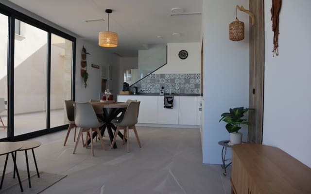 Chalet de 3 habitaciones en Los Montesinos en alquiler con piscina - 1.750 € (Ref: 9688468)