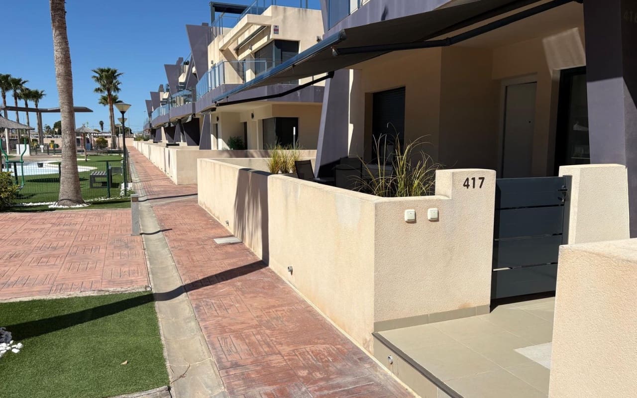 2 bedroom Townhouse for sale in Torre de la Horadada with pool - € 290,000 (Ref: 9699746)