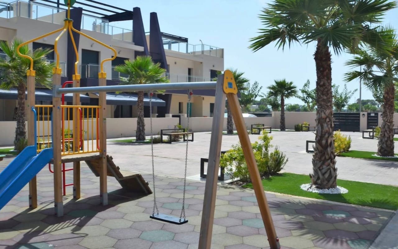 2 bedroom Townhouse for sale in Torre de la Horadada with pool - € 290,000 (Ref: 9699746)