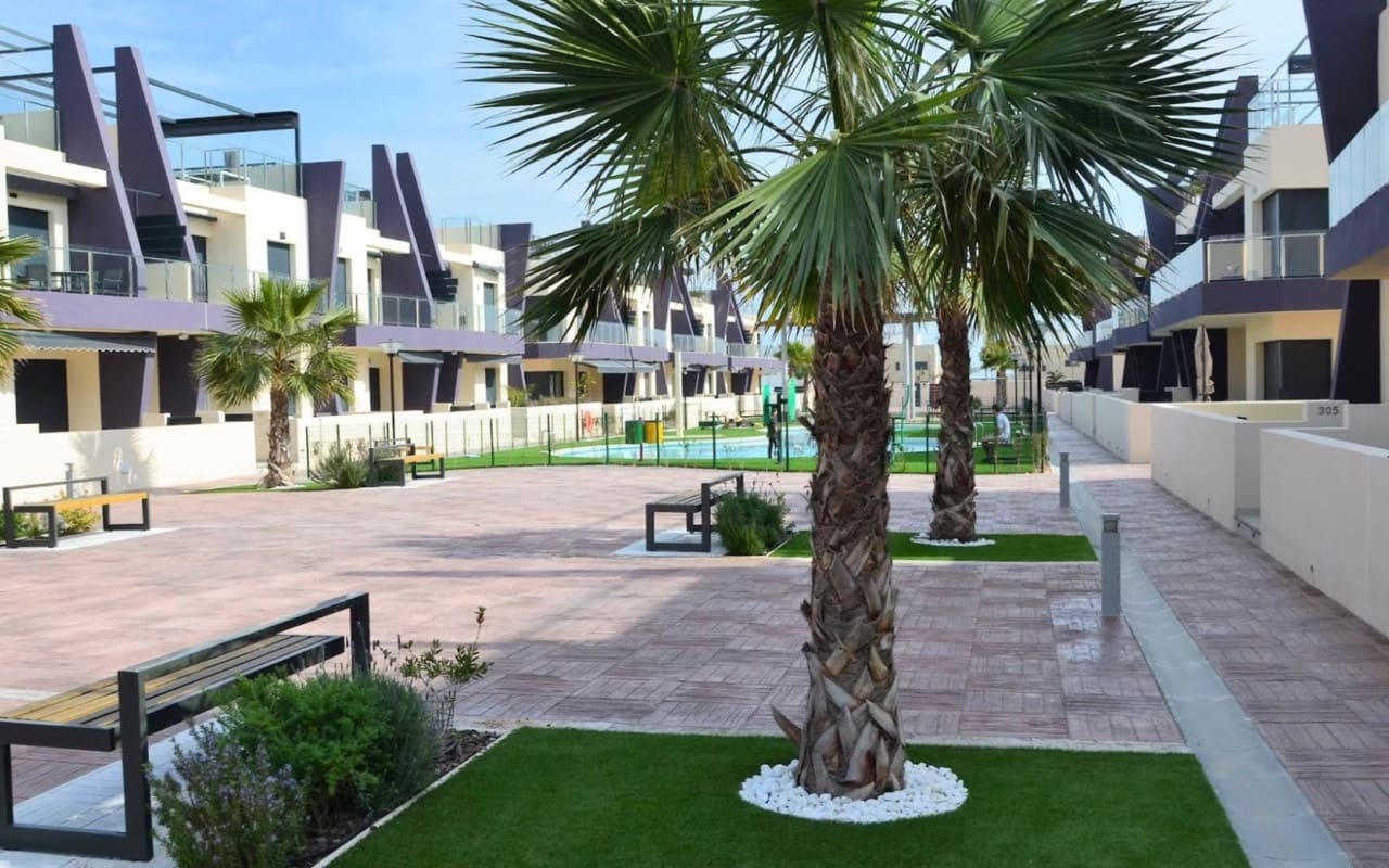 2 bedroom Townhouse for sale in Torre de la Horadada with pool - € 290,000 (Ref: 9699746)