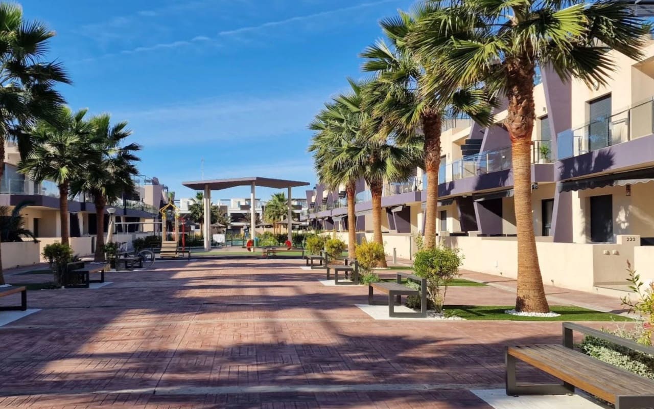 2 bedroom Townhouse for sale in Torre de la Horadada with pool - € 290,000 (Ref: 9699746)