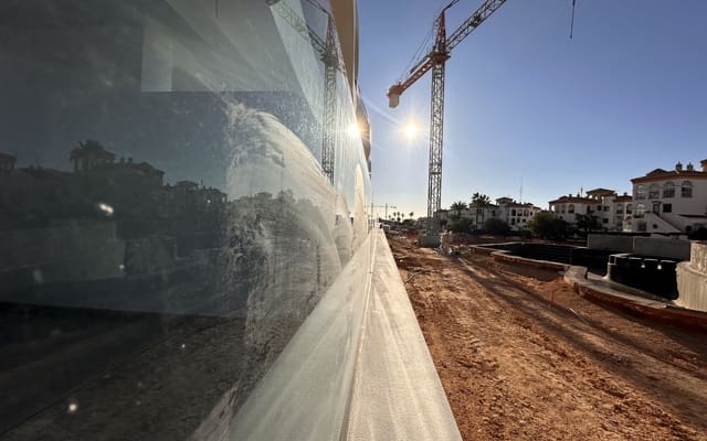 3 makuuhuone Kattohuoneisto myytävänä paikassa Playa Flamenca, Orihuela mukana uima-altaan - 625 000 € (Ref: 9699760)