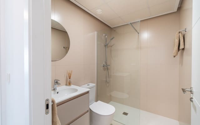 3 soveværelse Penthouse til salg i Playa Flamenca, Orihuela med swimmingpool - € 625.000 (Ref: 9699760)