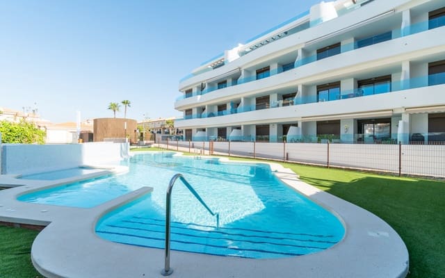 3 soveværelse Penthouse til salg i Playa Flamenca, Orihuela med swimmingpool - € 625.000 (Ref: 9699760)