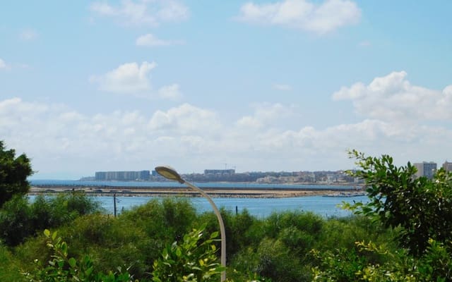 3 sovrum Strandlägenhet till salu i Puerto Deportivo, Torrevieja med pool - 239 000 € (Ref: 9699766)