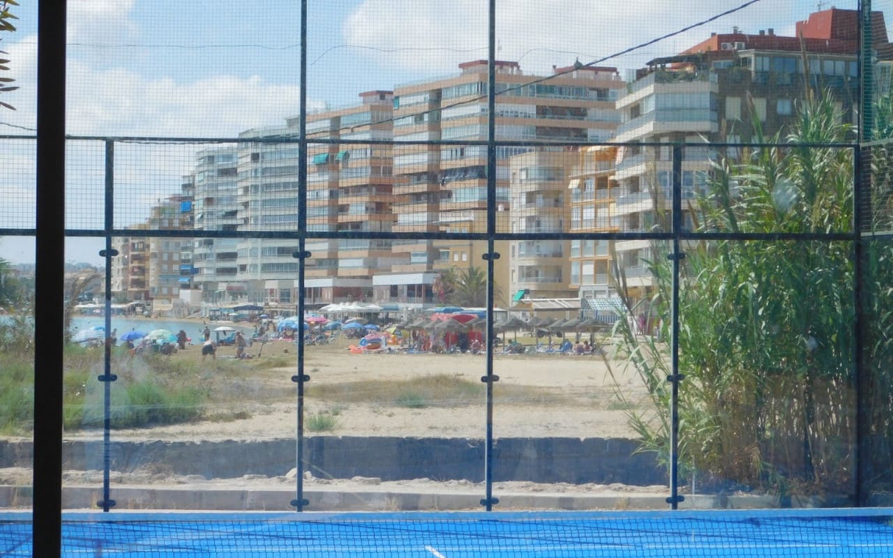 3 sovrum Strandlägenhet till salu i Torrevieja med pool - 239 000 € (Ref: 9699766)