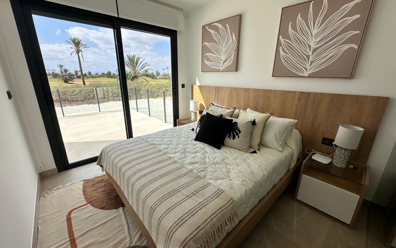 Apartamento de 2 habitaciones en Los Alcázares en venta con piscina - 299.000 € (Ref: 9737104)