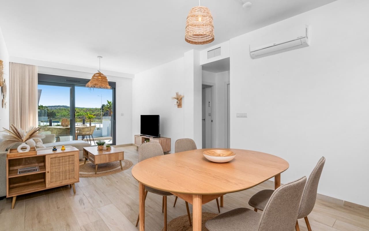 2 soverom Penthouse til salgs i San Miguel de Salinas med svømmebasseng - € 259 950 (Ref: 9737105)