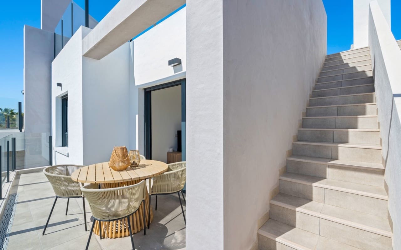 2 soverom Penthouse til salgs i San Miguel de Salinas med svømmebasseng - € 259 950 (Ref: 9737105)