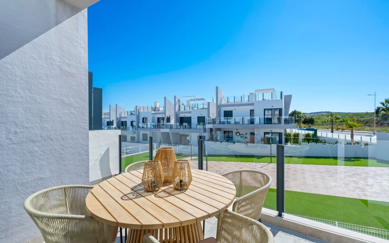 2 soverom Penthouse til salgs i San Miguel de Salinas med svømmebasseng - € 259 950 (Ref: 9737105)