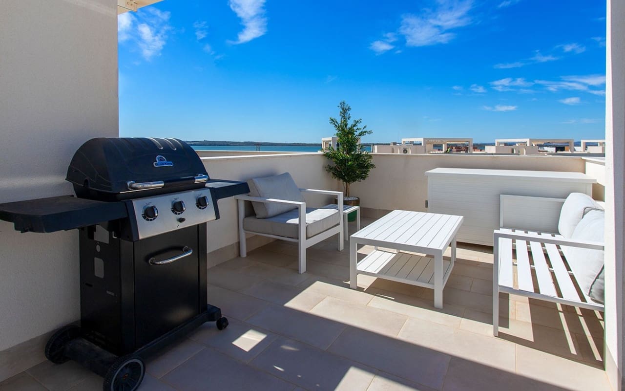 2 Zimmer Penthouse zu verkaufen in El Raso mit Pool - 325.000 € (Ref: 9748219)