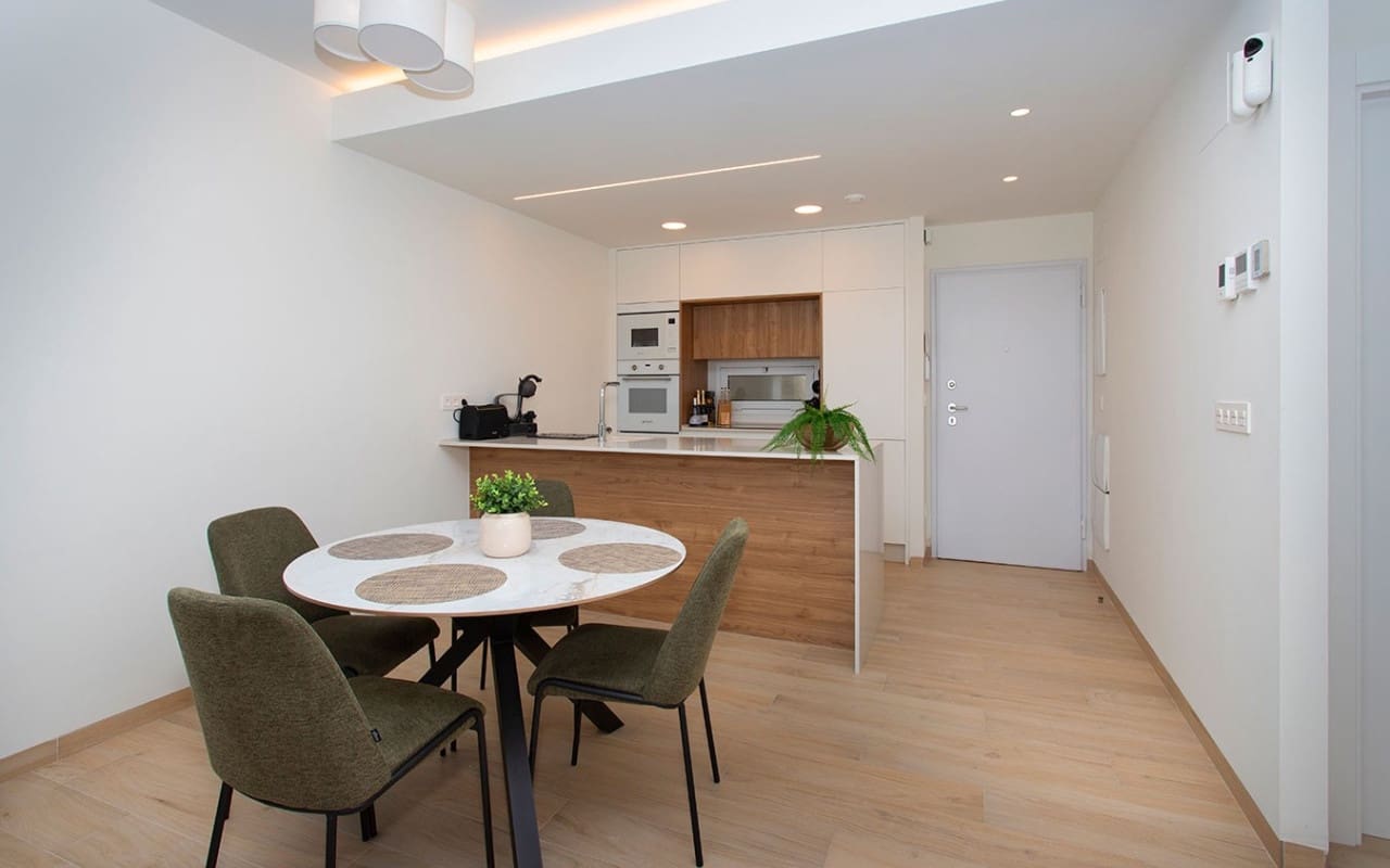 2 Zimmer Penthouse zu verkaufen in El Raso mit Pool - 325.000 € (Ref: 9748219)