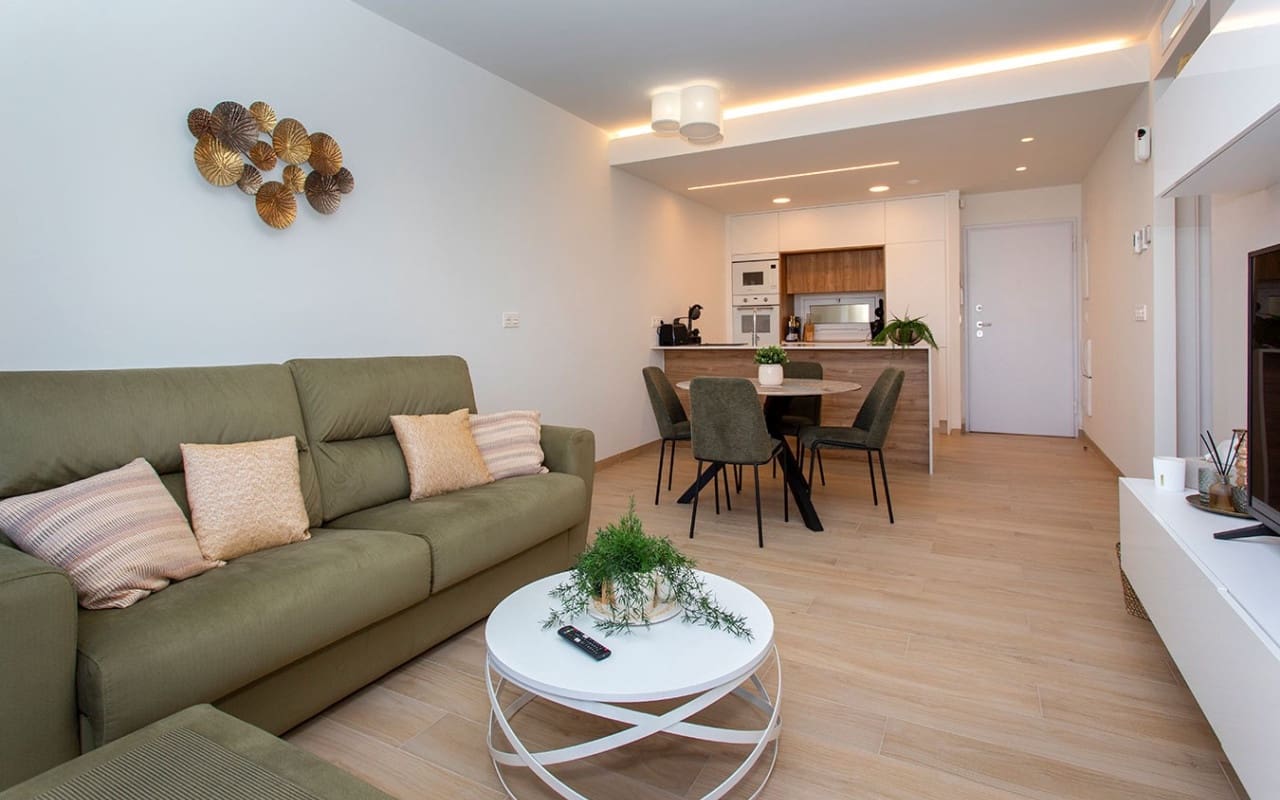 2 Zimmer Penthouse zu verkaufen in El Raso mit Pool - 325.000 € (Ref: 9748219)