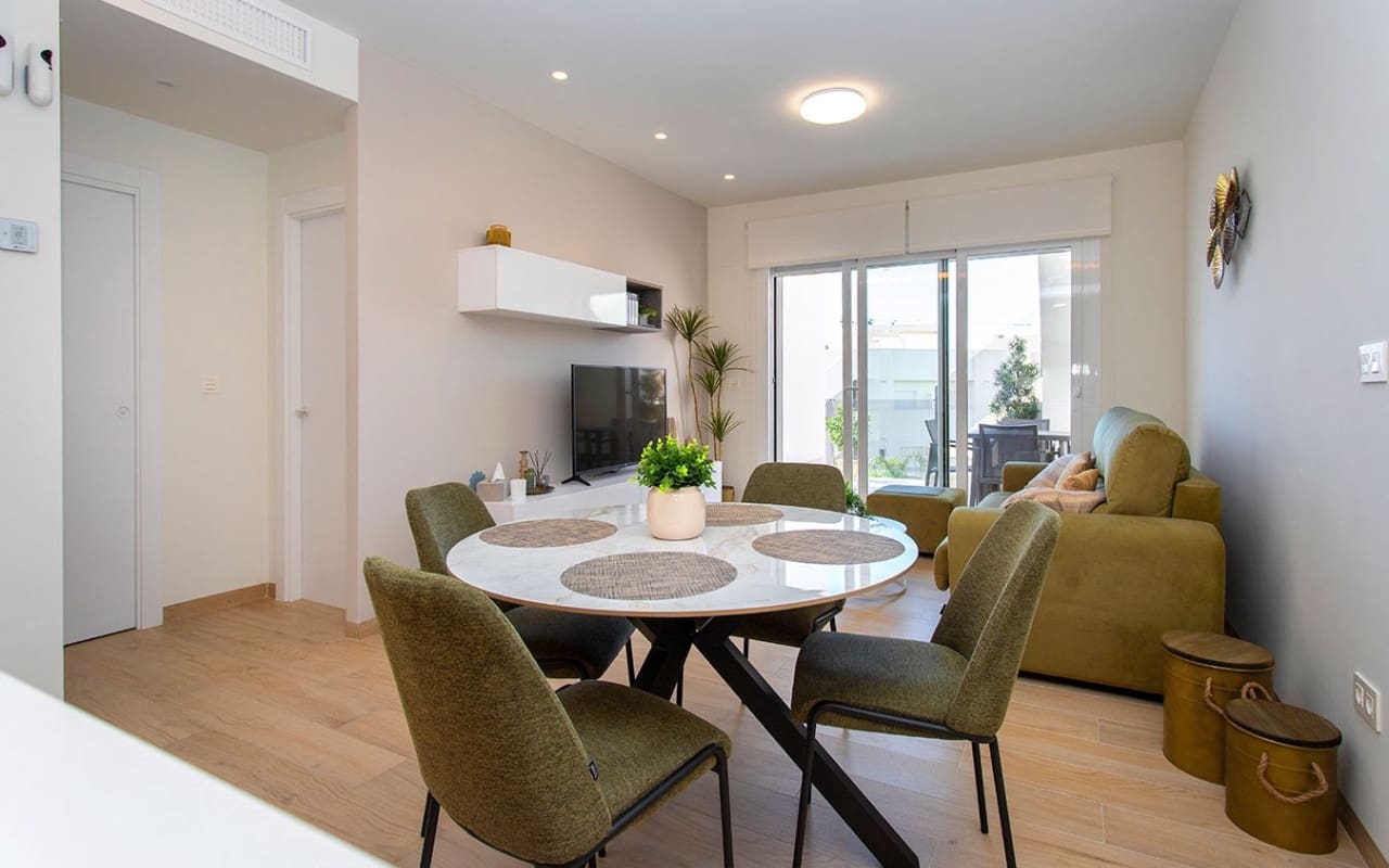 2 Zimmer Penthouse zu verkaufen in El Raso mit Pool - 325.000 € (Ref: 9748219)