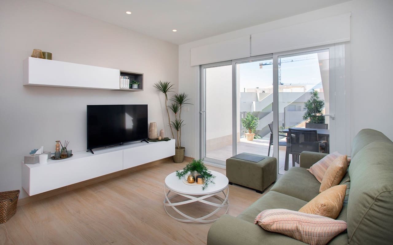 2 Zimmer Penthouse zu verkaufen in El Raso mit Pool - 325.000 € (Ref: 9748219)