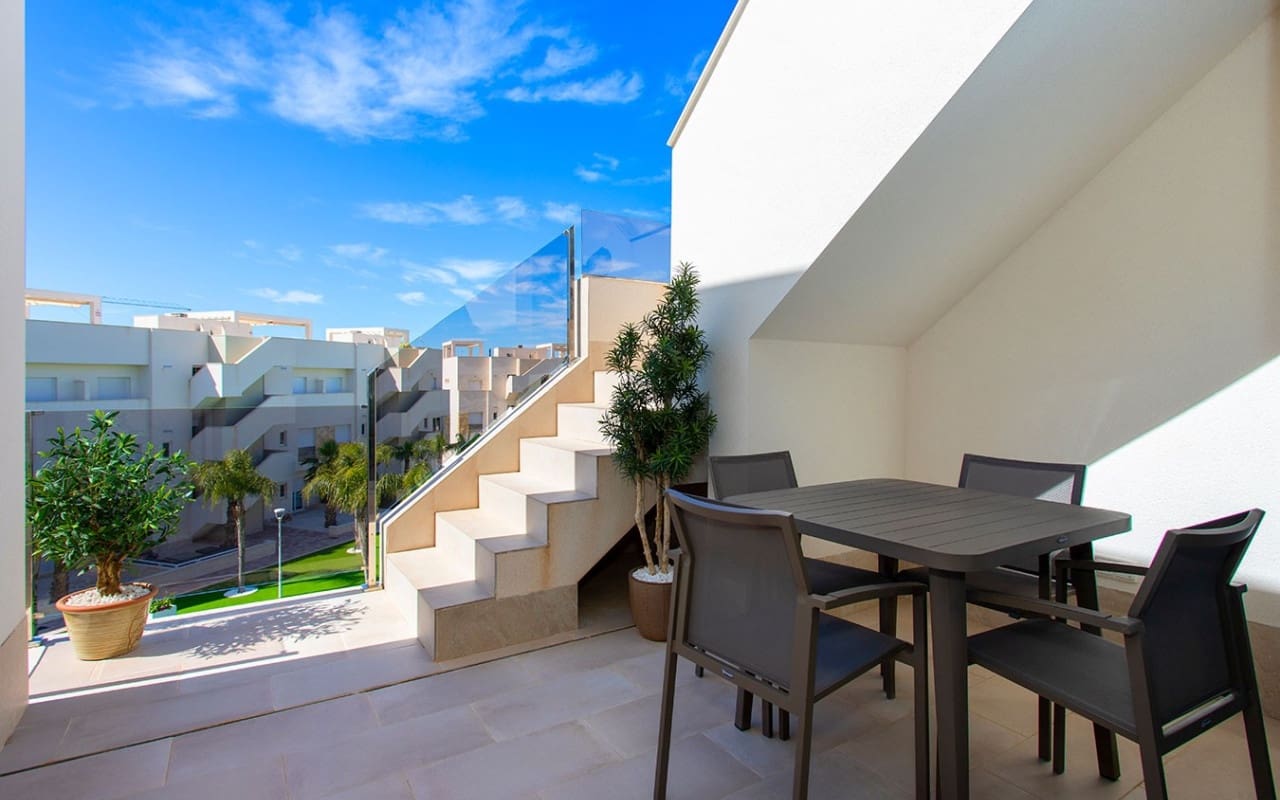 2 Zimmer Penthouse zu verkaufen in El Raso mit Pool - 325.000 € (Ref: 9748219)