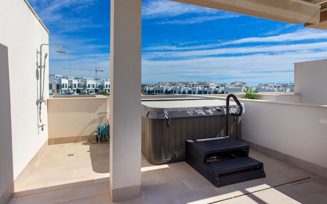 2 Zimmer Penthouse zu verkaufen in El Raso mit Pool - 325.000 € (Ref: 9748219)