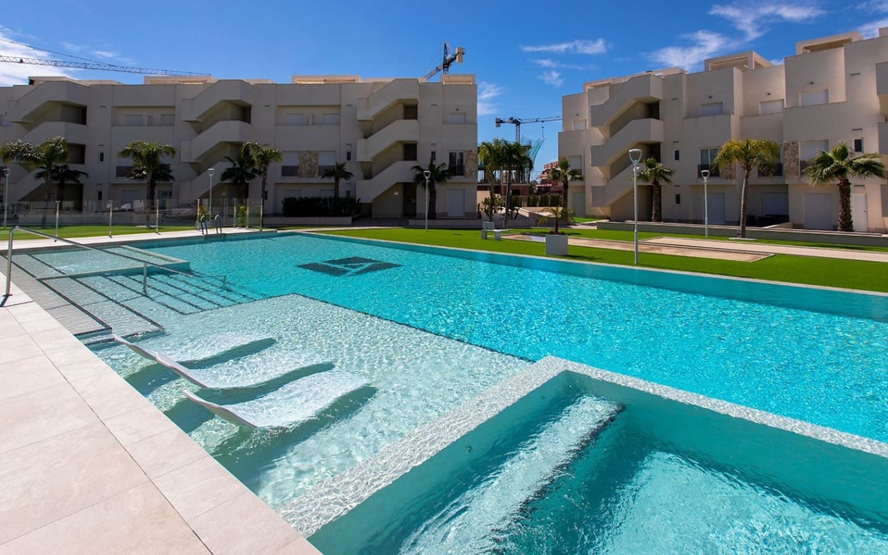 2 Zimmer Penthouse zu verkaufen in El Raso mit Pool - 325.000 € (Ref: 9748219)