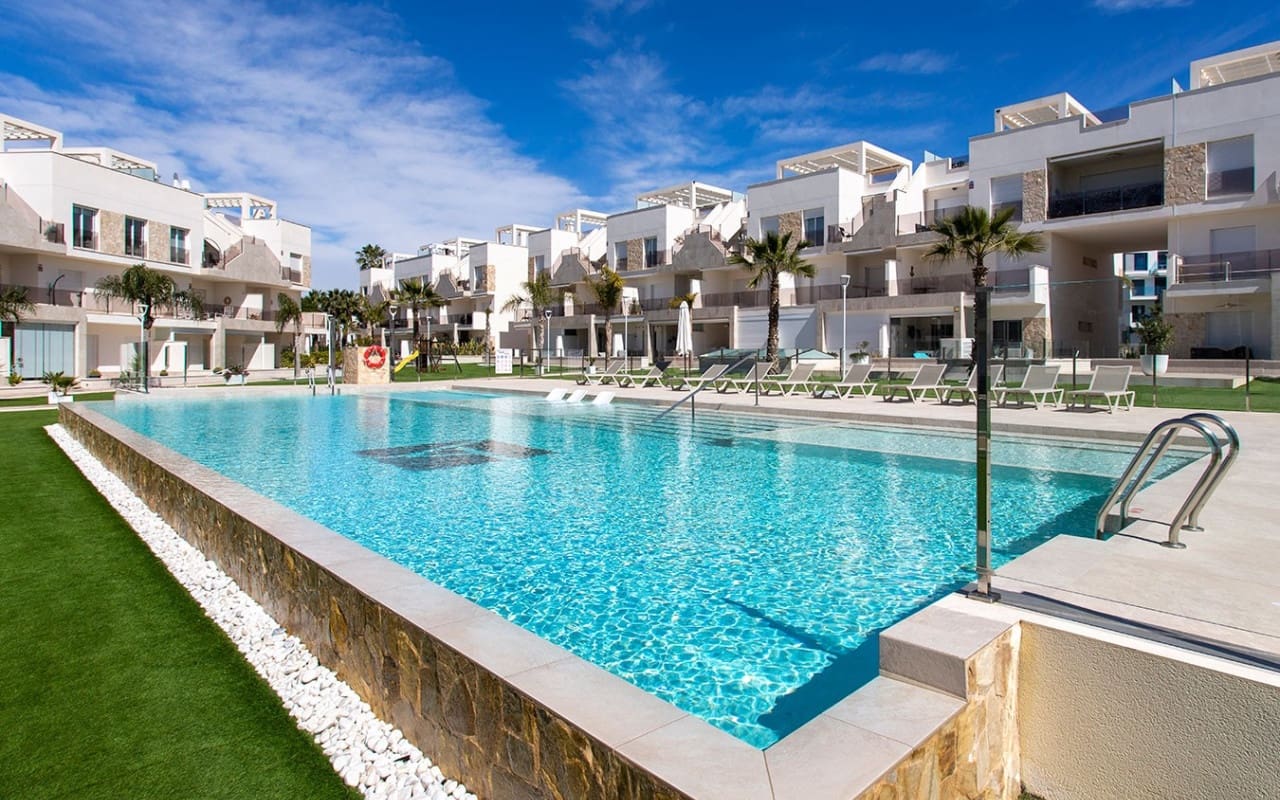 2 Zimmer Penthouse zu verkaufen in El Raso mit Pool - 325.000 € (Ref: 9748219)