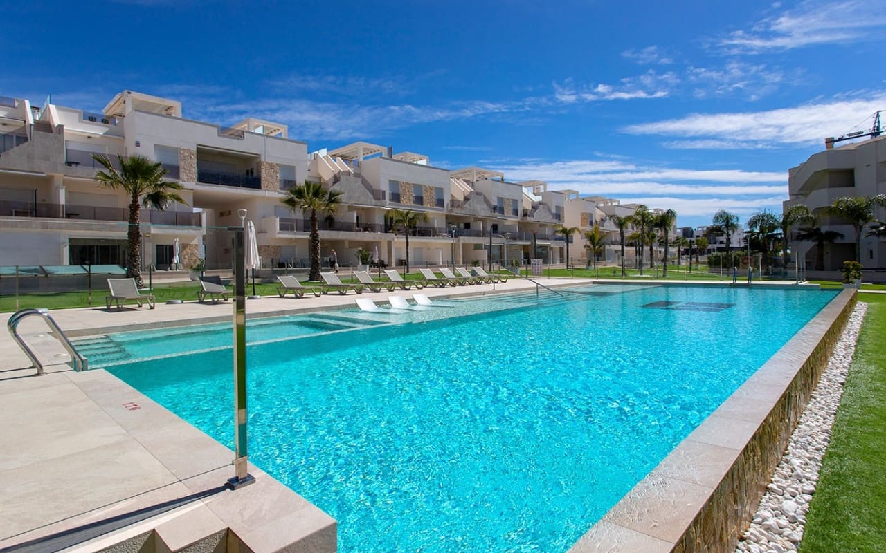 2 Zimmer Penthouse zu verkaufen in El Raso mit Pool - 325.000 € (Ref: 9748219)