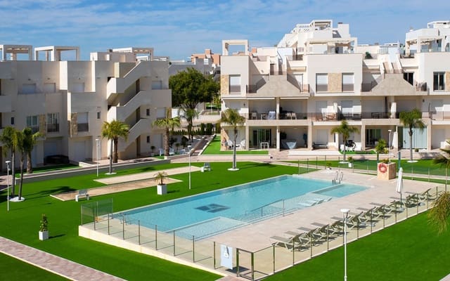 2 sovrum Takvåning till salu i El Raso, Guardamar del Segura med pool - 325 000 € (Ref: 9748219)