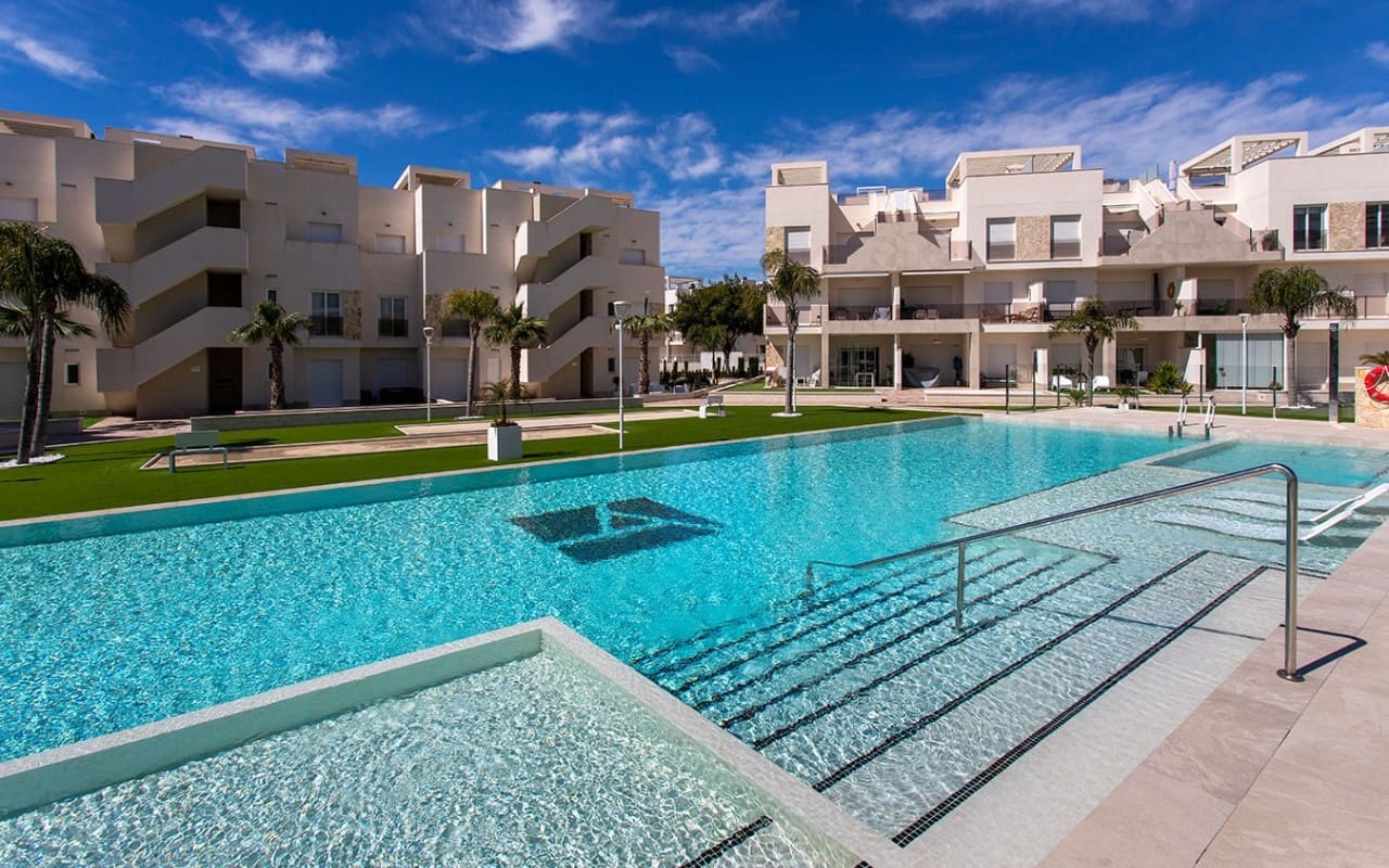 2 Zimmer Penthouse zu verkaufen in El Raso mit Pool - 325.000 € (Ref: 9748219)