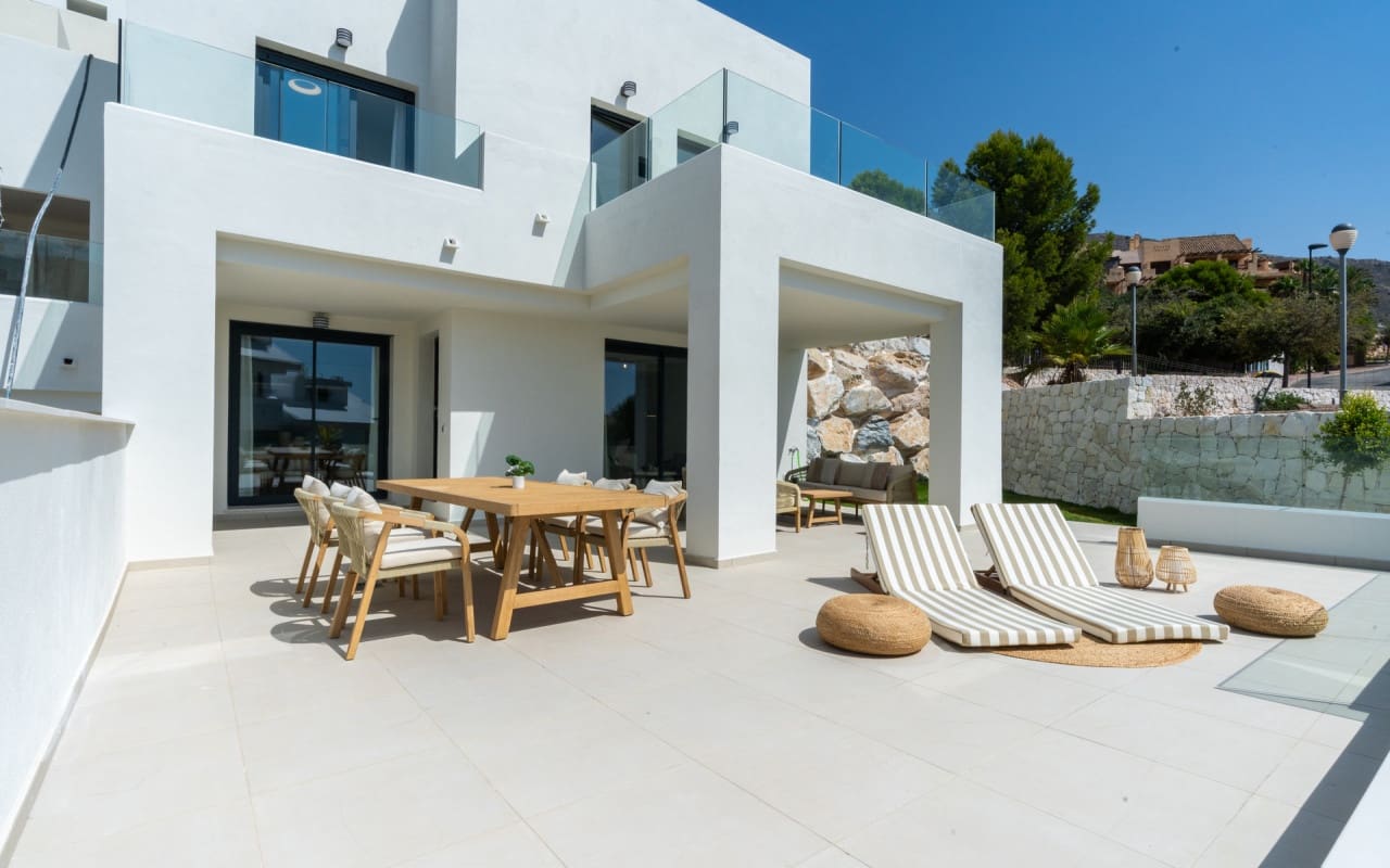 2 bedroom Apartment for sale in Benalmadena with pool - € 450,000 (Ref: 9748396)