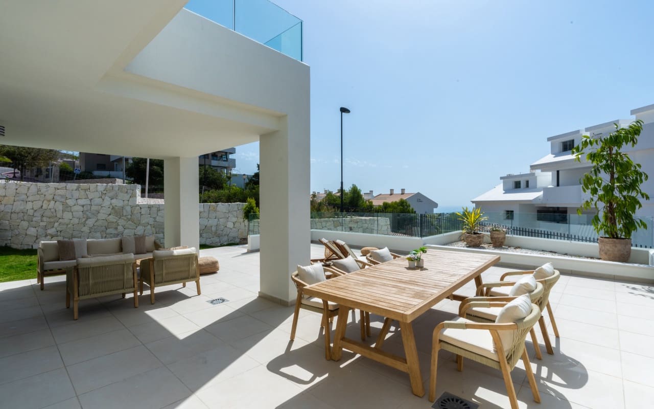 2 bedroom Apartment for sale in Benalmadena with pool - € 450,000 (Ref: 9748396)