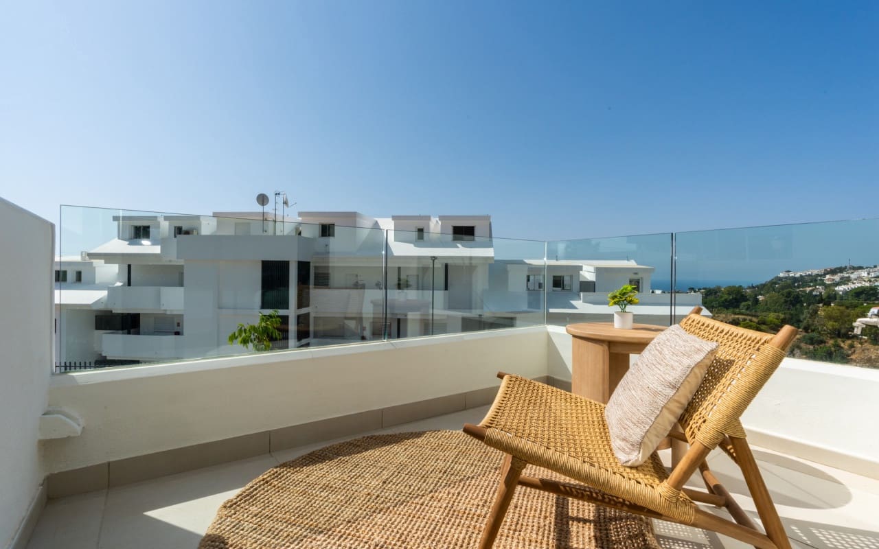 2 bedroom Apartment for sale in Benalmadena with pool - € 450,000 (Ref: 9748396)