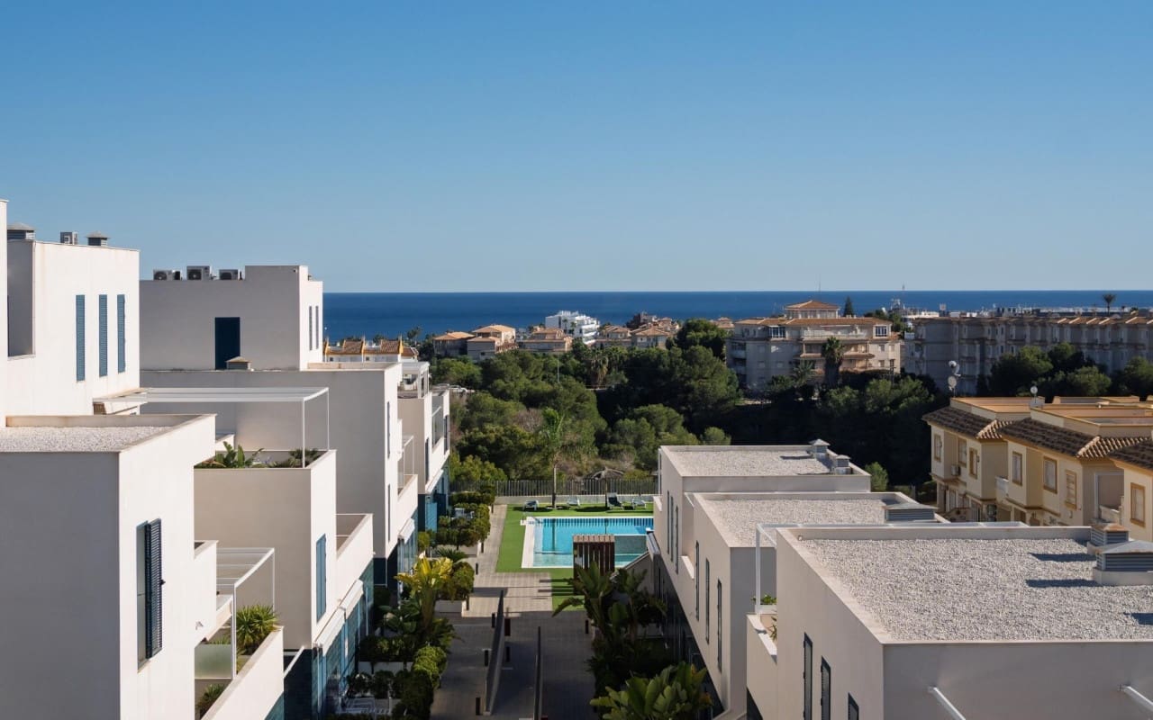 1 sovrum Takvåning till salu i Playa Flamenca med pool - 229 000 € (Ref: 9748397)
