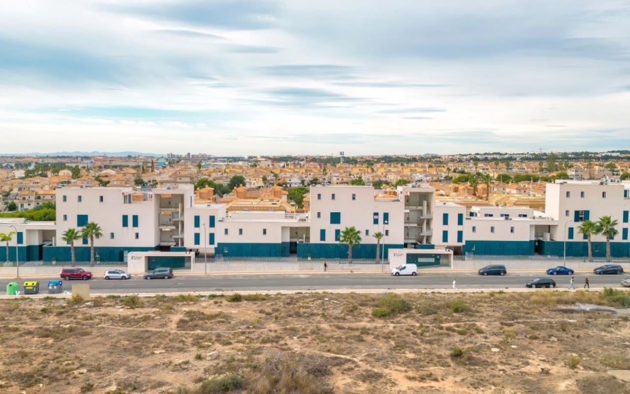 1 sovrum Takvåning till salu i Playa Flamenca med pool - 229 000 € (Ref: 9748397)